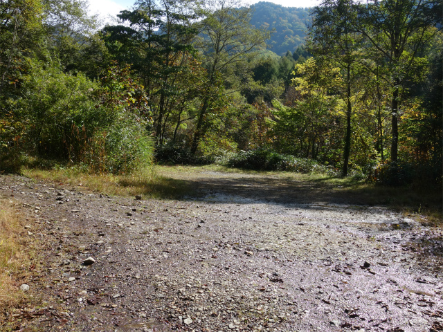 武尊山(武尊神社~剣ヶ峰山周回)登山口コースガイド 武尊沢林道駐車スペース【登山口ナビ】