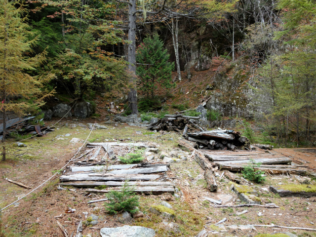 金峰山(御嶽古道/表参道)登山口コースガイド 御室小屋跡【登山口ナビ】