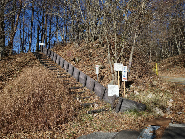 茅ヶ岳(観音峠~金ヶ岳)登山口コースガイド 観音峠登山口【登山口ナビ】