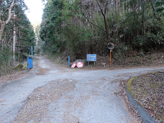 愛鷹山～位牌岳（愛鷹水神社口）登山口コースガイド 林道分岐【登山口ナビ】
