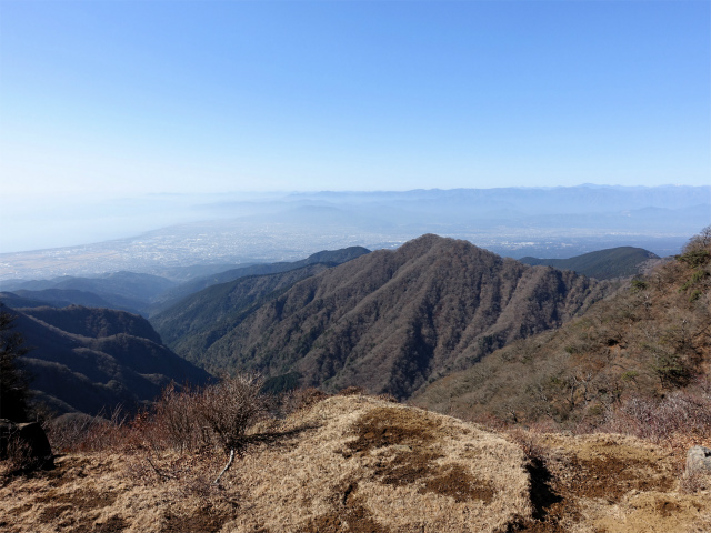 愛鷹山～位牌岳（愛鷹水神社口）登山口コースガイド 崩落斜面上部から駿河湾の眺望【登山口ナビ】