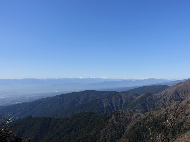 愛鷹山～位牌岳（愛鷹水神社口）登山口コースガイド 愛鷹山山頂直下からの南アルプスの眺望【登山口ナビ】