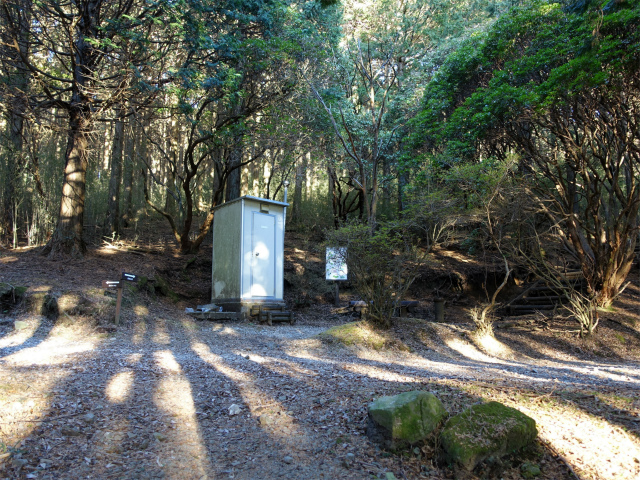 位牌岳（池ノ平コース）登山口コースガイド 林道交差地点【登山口ナビ】