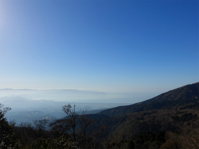 位牌岳（池ノ平コース）登山口コースガイド 痩せ尾根から沼津湾の眺望【登山口ナビ】