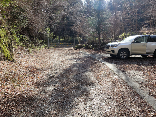 畦ヶ丸(大滝コース)登山口コースガイド 大滝沢林道ゲート【登山口ナビ】