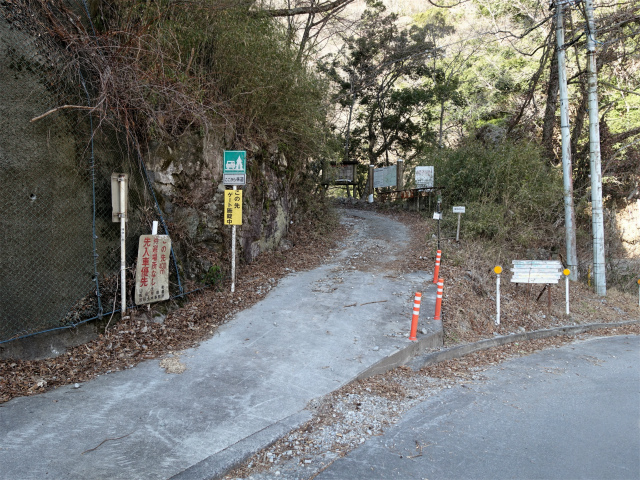 畦ヶ丸(大滝コース)登山口コースガイド 大滝沢林道【登山口ナビ】