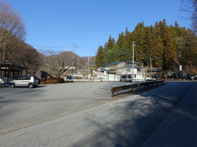 ハマイバ・大蔵高丸（景徳院～曲り沢峠）登山口コースガイド 景徳院市営駐車場【登山口ナビ】